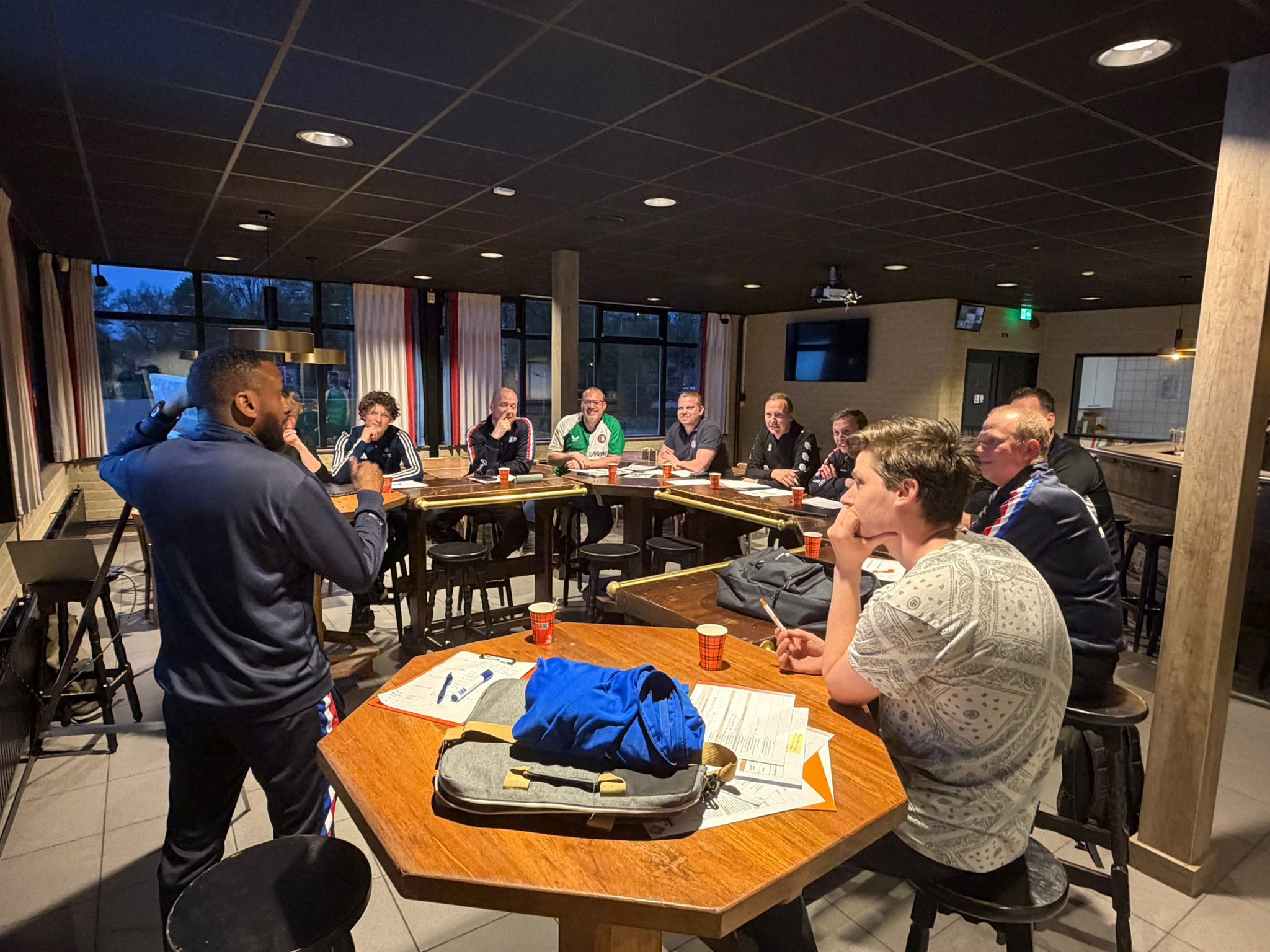 11 MMC-trainers volgen KNVB-cursus Jeugdvoetbalcoach 1