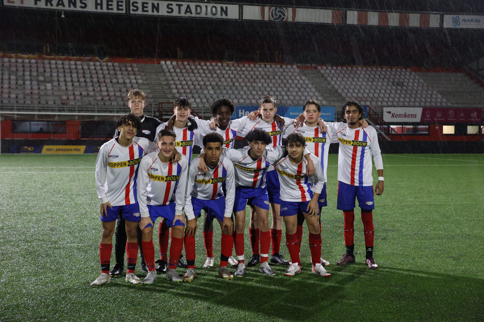MMC Weert JO17-1 verliest in Top Oss stadion